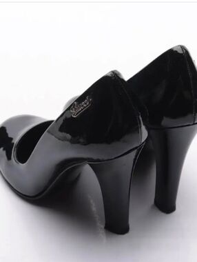 Gucci Black Patent High Heel Pumps